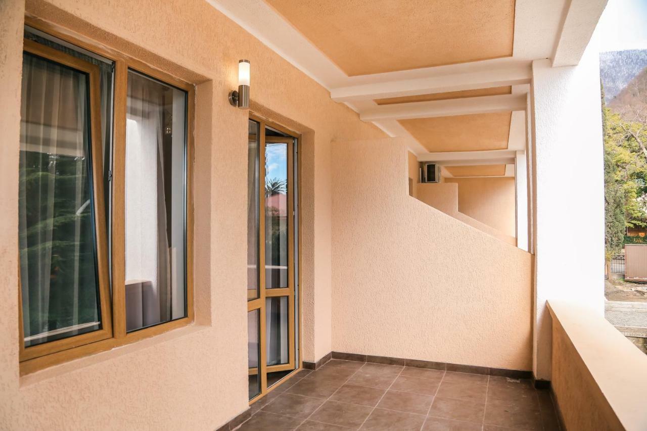 Old Gagra Hotel Luaran gambar