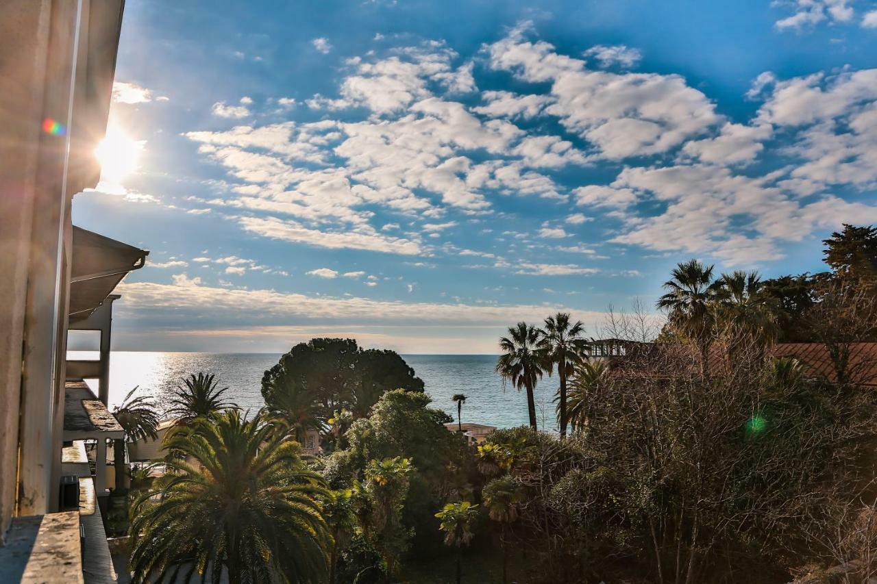 Old Gagra Hotel Luaran gambar