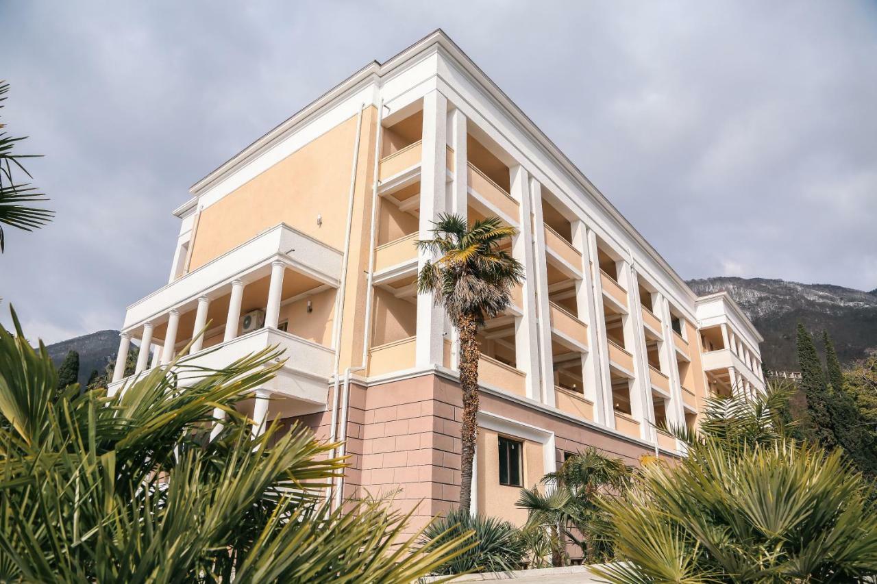 Old Gagra Hotel Luaran gambar